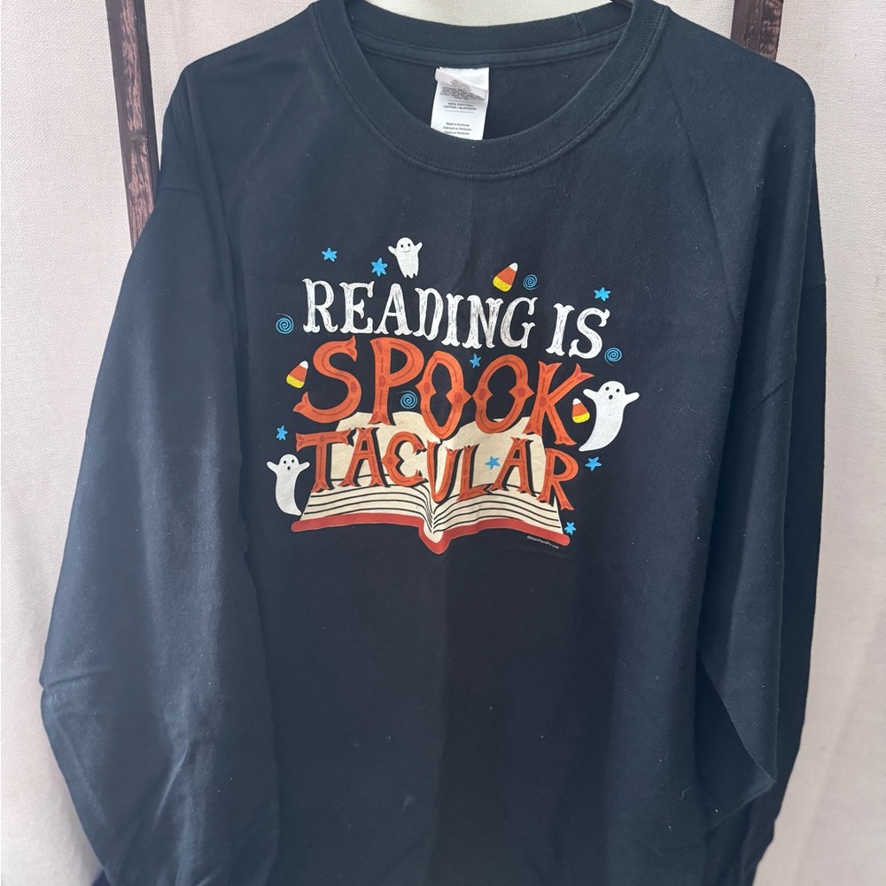 Gildan Black 'Reading is Spooktacular' Long Sleeve Tee